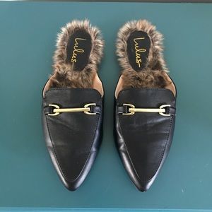 Black faux fur mules